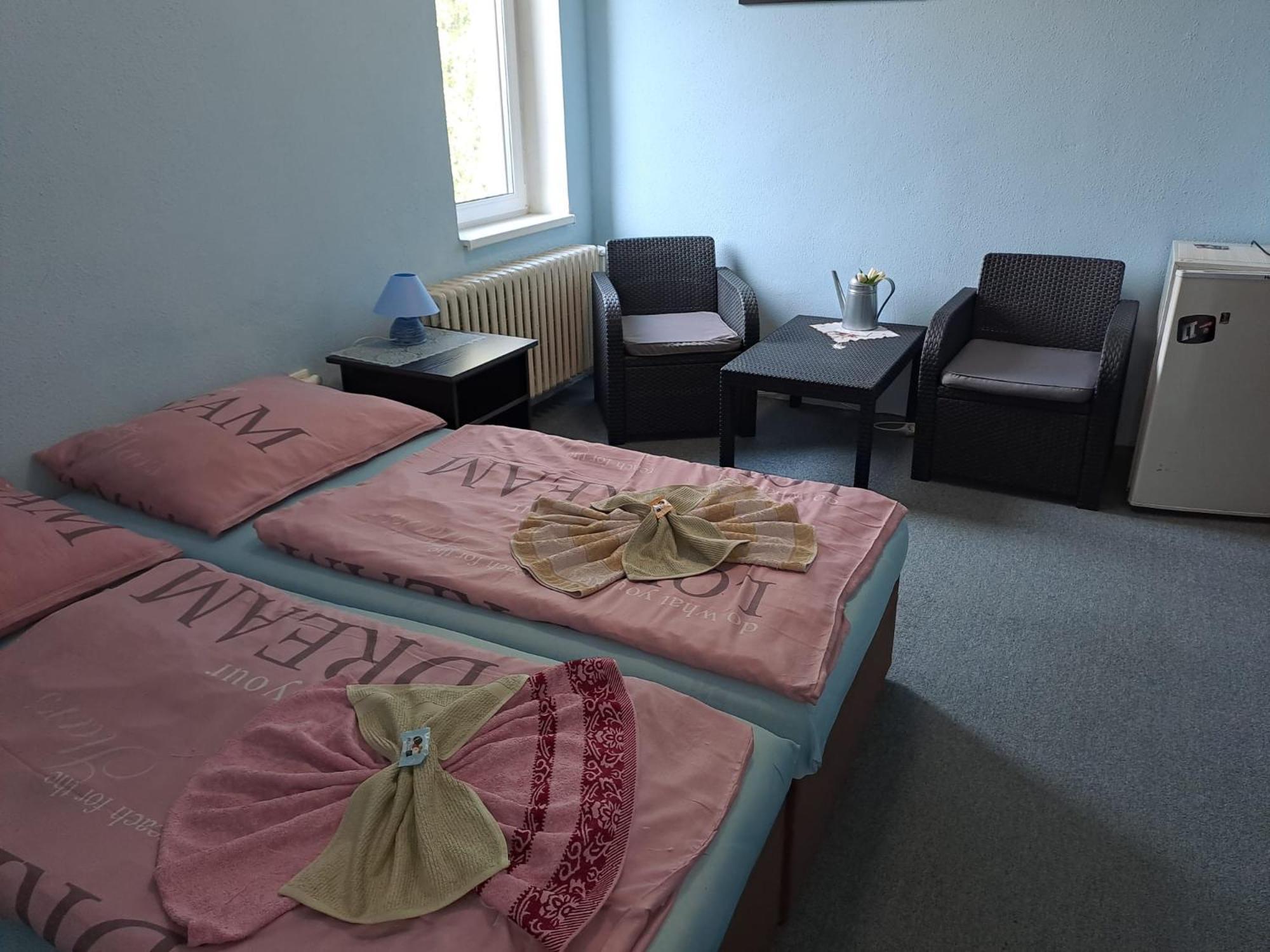 Hotel Kamenny Vrch Chomutov Esterno foto