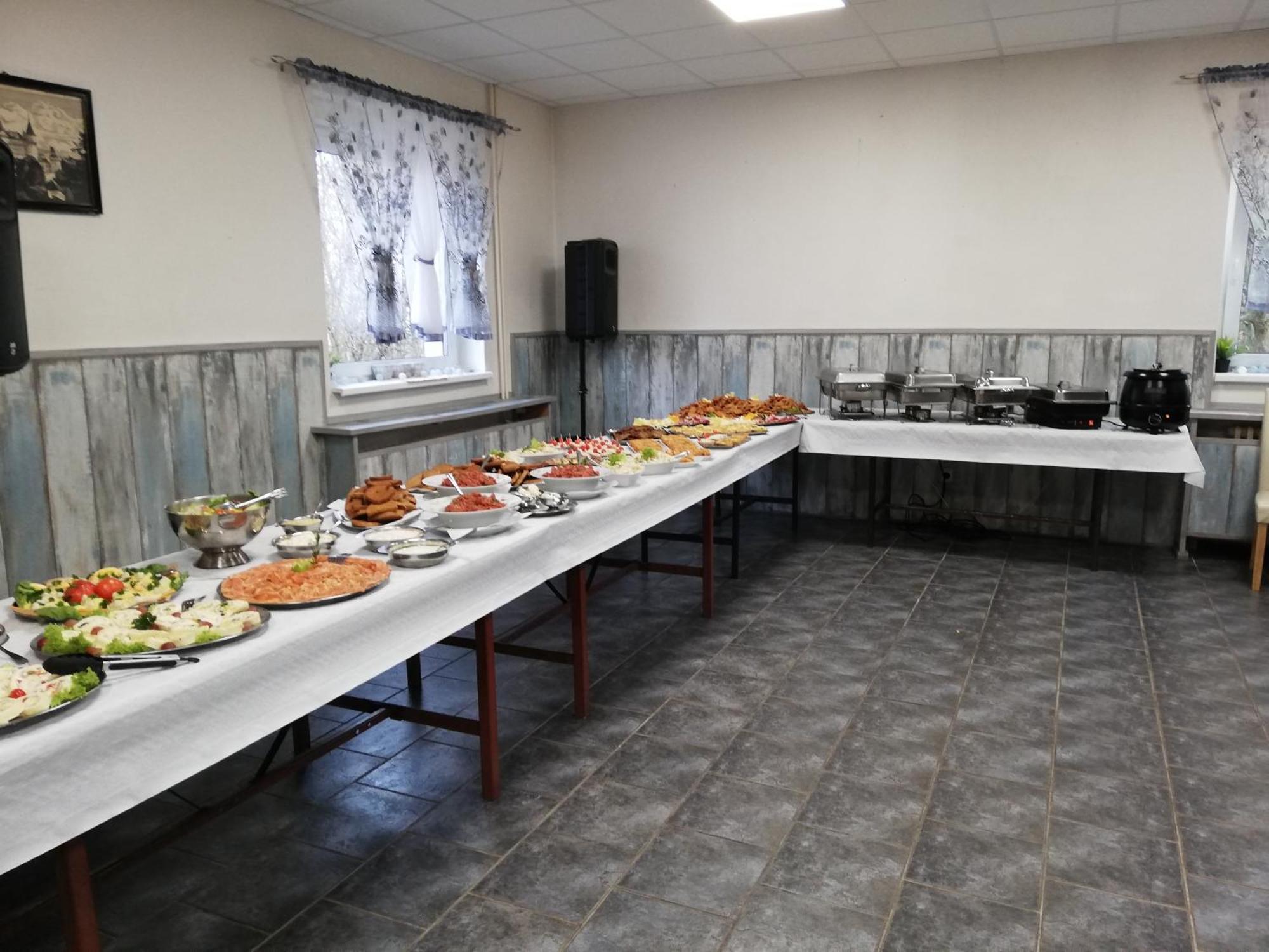 Hotel Kamenny Vrch Chomutov Esterno foto