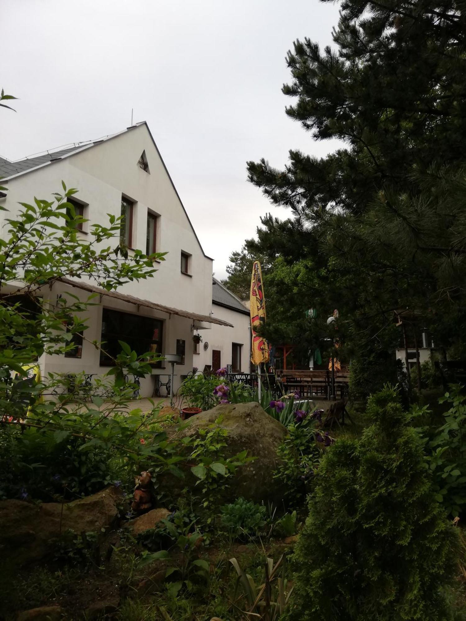 Hotel Kamenny Vrch Chomutov Esterno foto