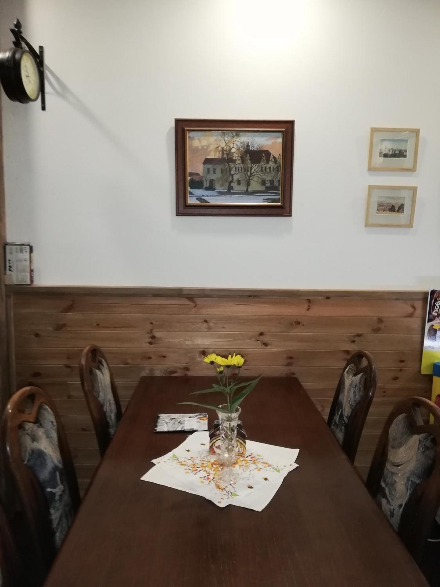 Hotel Kamenny Vrch Chomutov Esterno foto