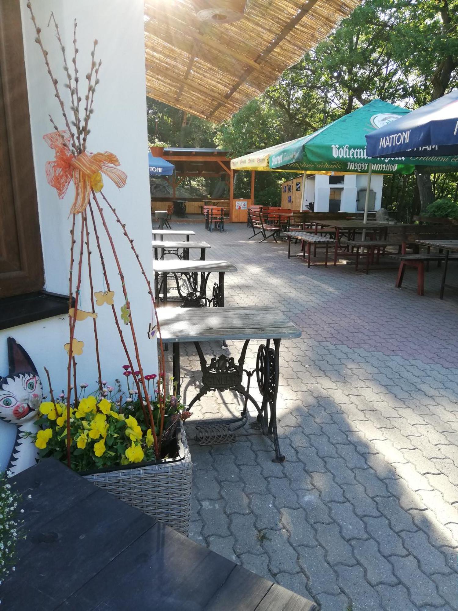 Hotel Kamenny Vrch Chomutov Esterno foto