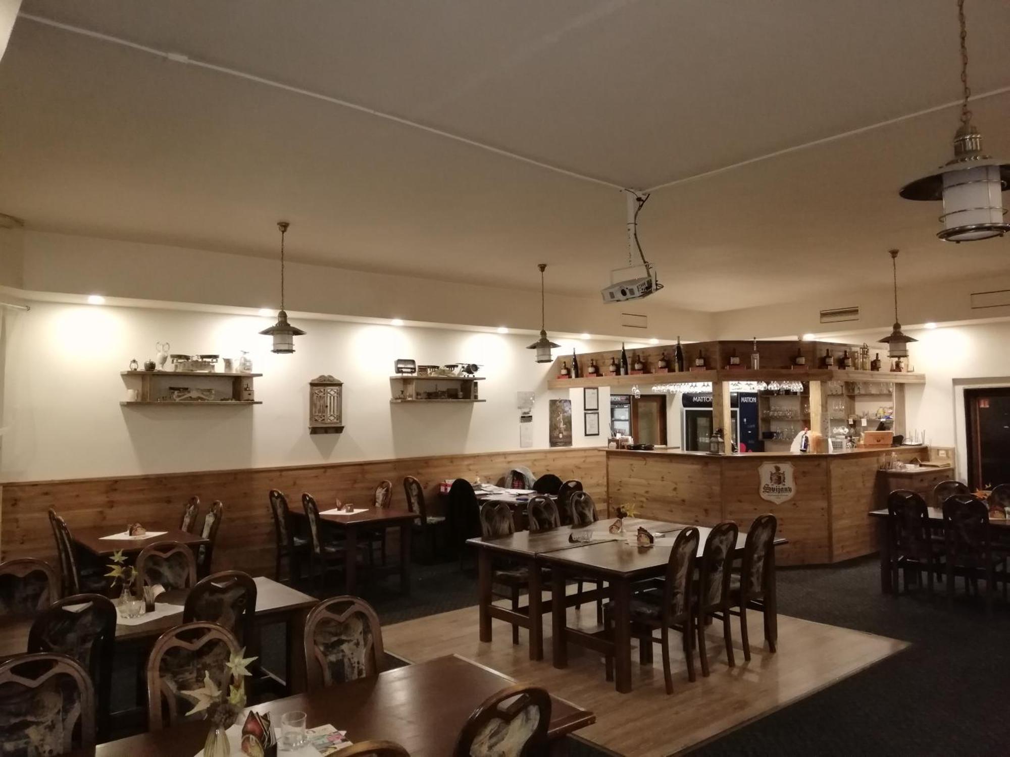 Hotel Kamenny Vrch Chomutov Esterno foto