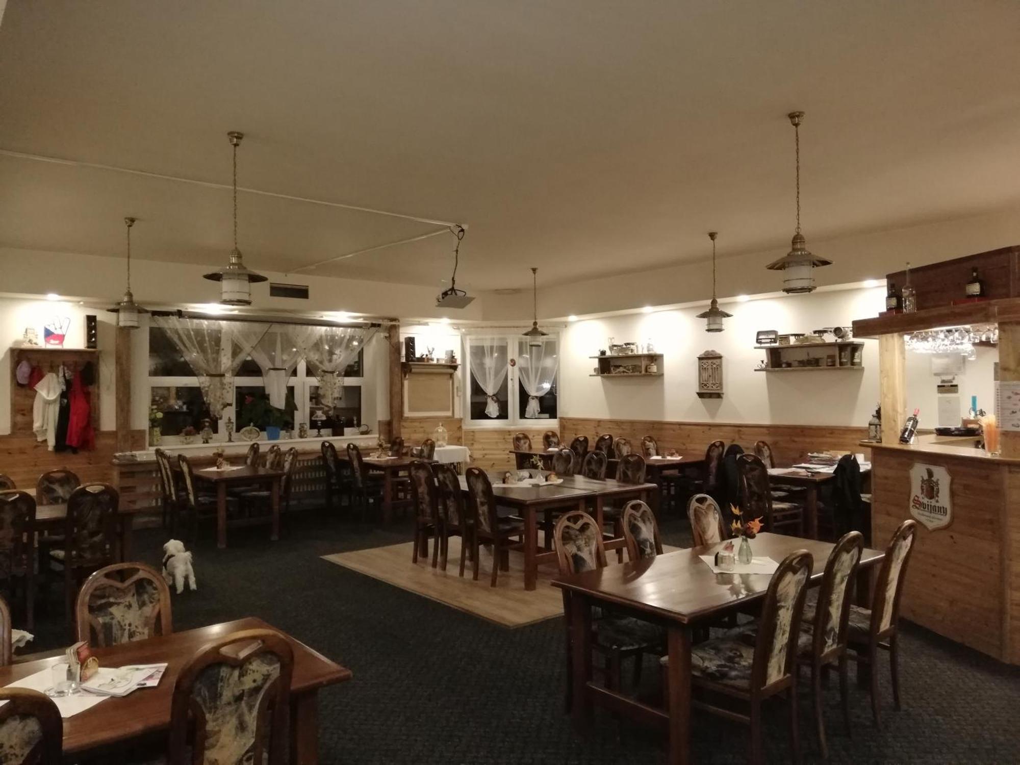 Hotel Kamenny Vrch Chomutov Esterno foto